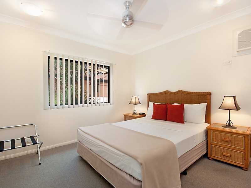 32/255 Lake Street, Cairns North QLD 4870