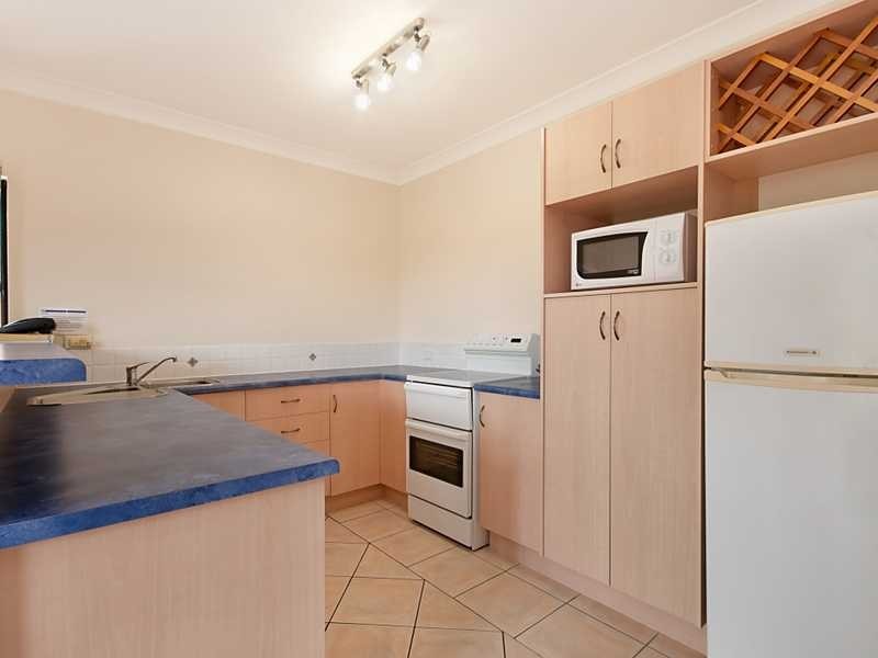 32/255 Lake Street, Cairns North QLD 4870