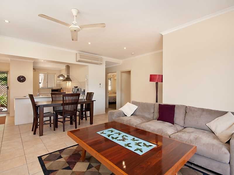 1/110 Moore Street, Trinity Beach QLD 4879