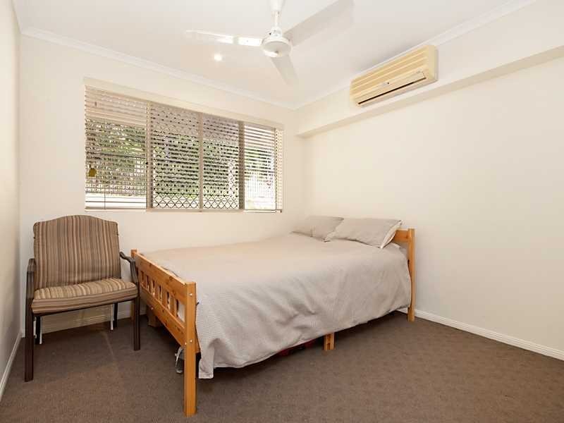 1/110 Moore Street, Trinity Beach QLD 4879