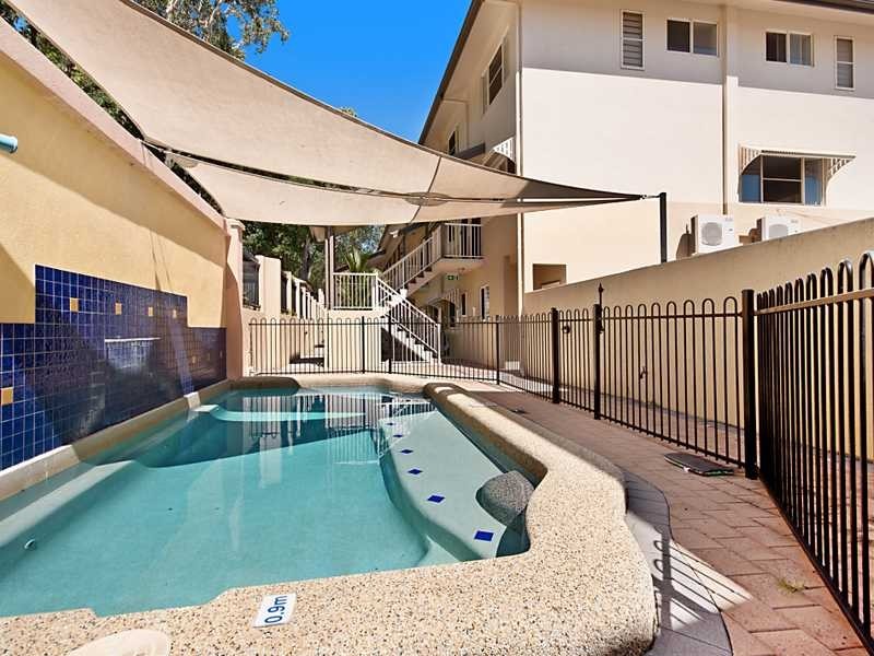1/110 Moore Street, Trinity Beach QLD 4879