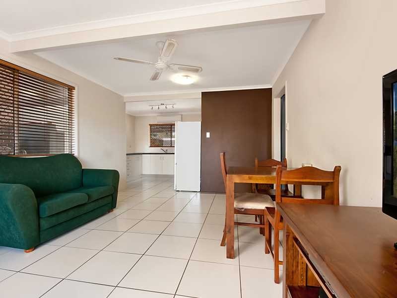 4B Leslie Street, Mooroobool QLD 4870