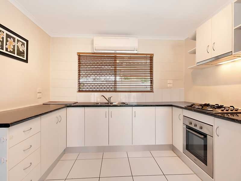 4B Leslie Street, Mooroobool QLD 4870