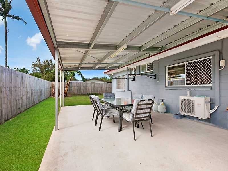 4B Leslie Street, Mooroobool QLD 4870
