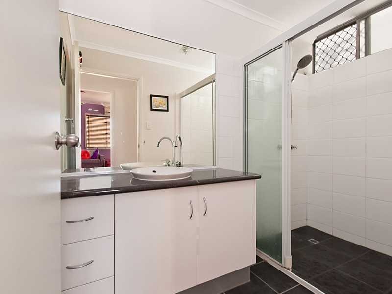 4B Leslie Street, Mooroobool QLD 4870