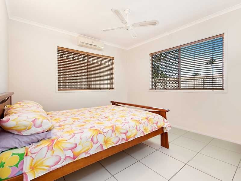 4B Leslie Street, Mooroobool QLD 4870