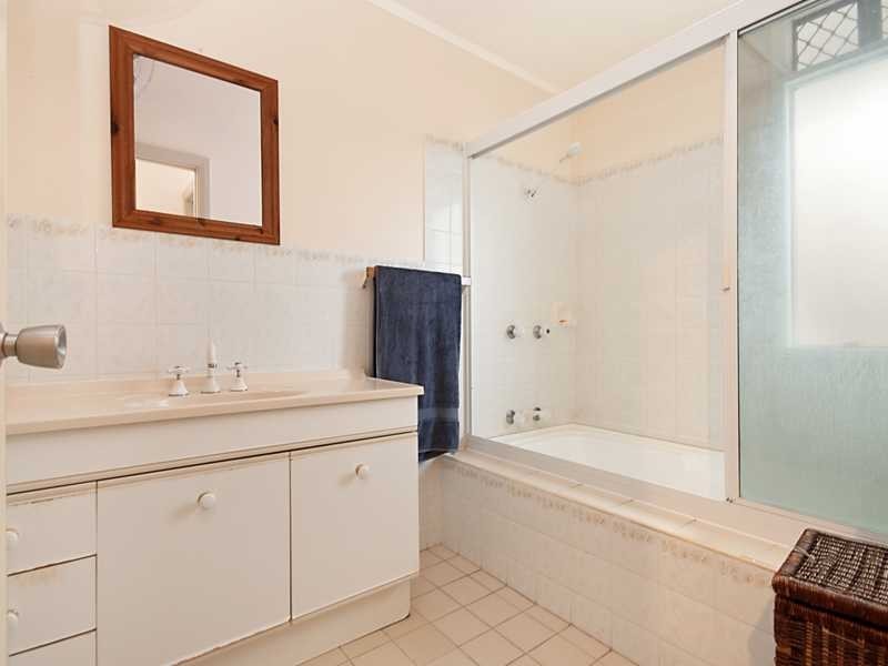 21 Calder Street, Edge Hill QLD 4870