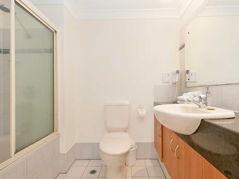 21/233 Esplanade, Cairns North QLD 4870