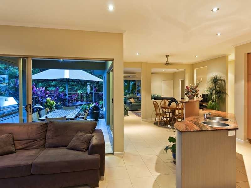 10 McColl Close, Redlynch QLD 4870