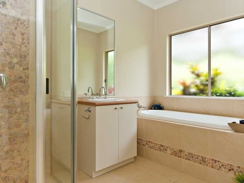 10 McColl Close, Redlynch QLD 4870