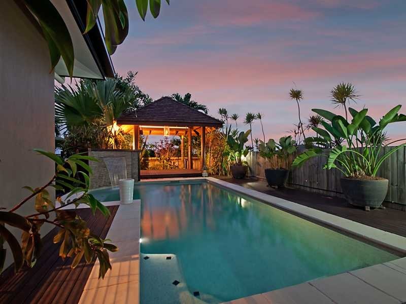 9 Abington Close, Redlynch QLD 4870