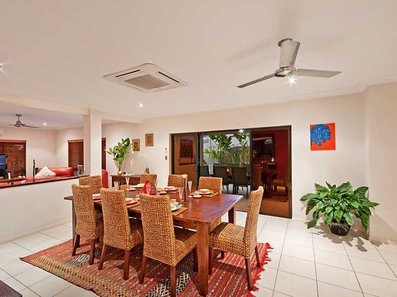 9 Abington Close, Redlynch QLD 4870