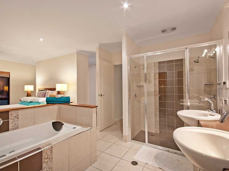 9 Abington Close, Redlynch QLD 4870