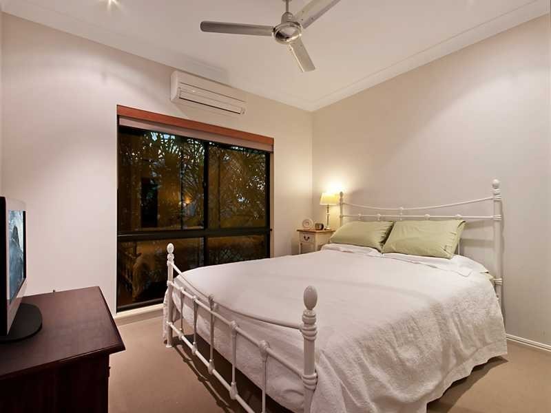 9 Abington Close, Redlynch QLD 4870