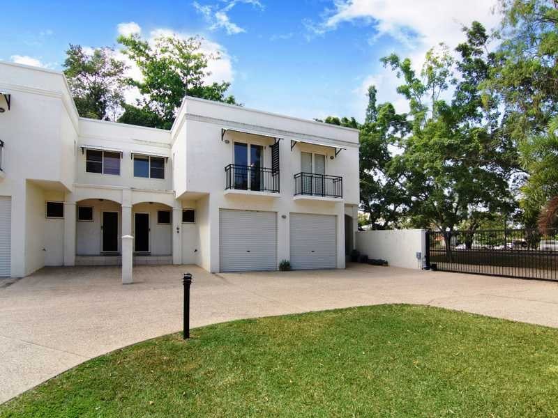 2/15 Thomas Street, Cairns North QLD 4870