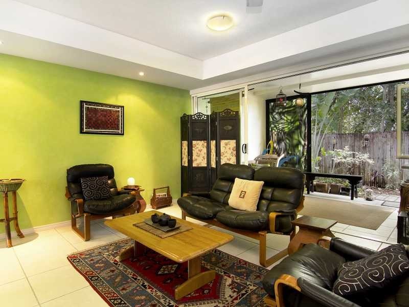 2/15 Thomas Street, Cairns North QLD 4870