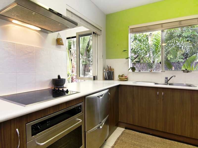 2/15 Thomas Street, Cairns North QLD 4870