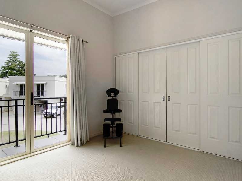 2/15 Thomas Street, Cairns North QLD 4870