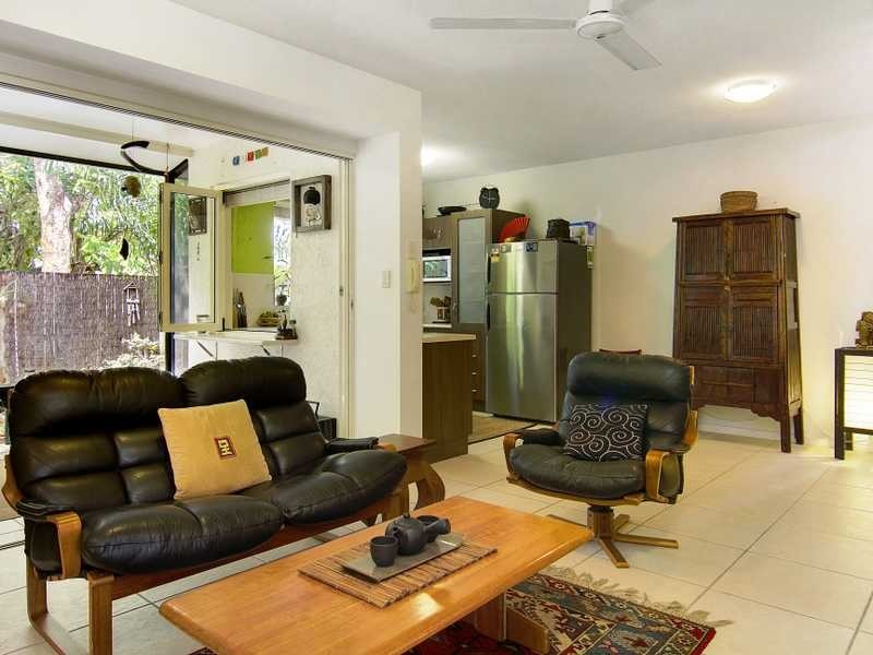 2/15 Thomas Street, Cairns North QLD 4870