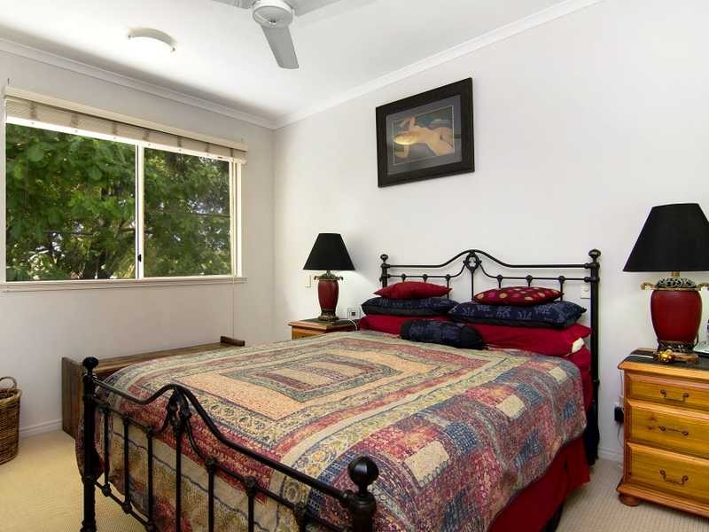 2/15 Thomas Street, Cairns North QLD 4870