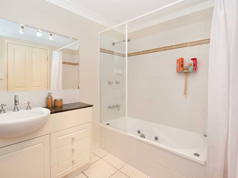 8/293 Esplanade, Cairns North QLD 4870