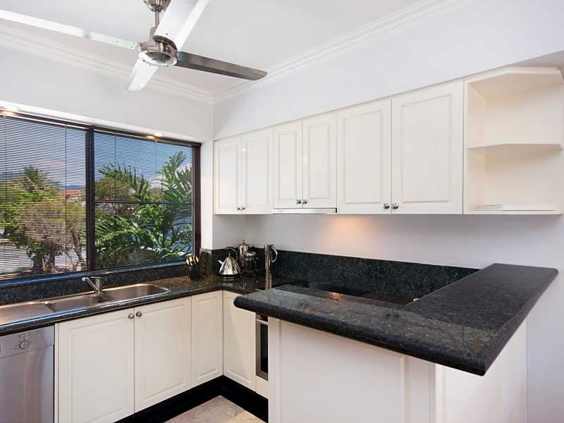 10/267 Esplanade, Cairns North QLD 4870