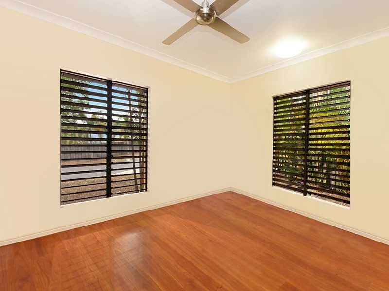 1 Russellia Street, Redlynch QLD 4870