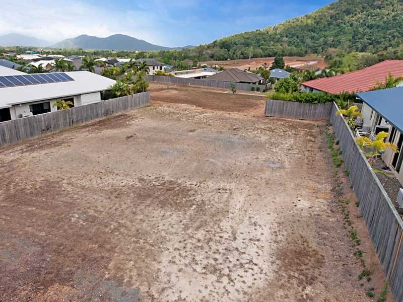 11 Greenvale Close, Smithfield QLD 4878