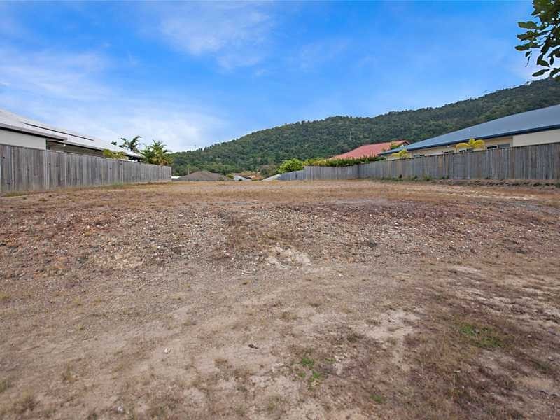 11 Greenvale Close, Smithfield QLD 4878