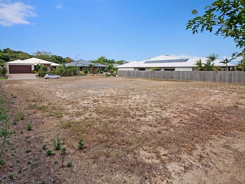 11 Greenvale Close, Smithfield QLD 4878