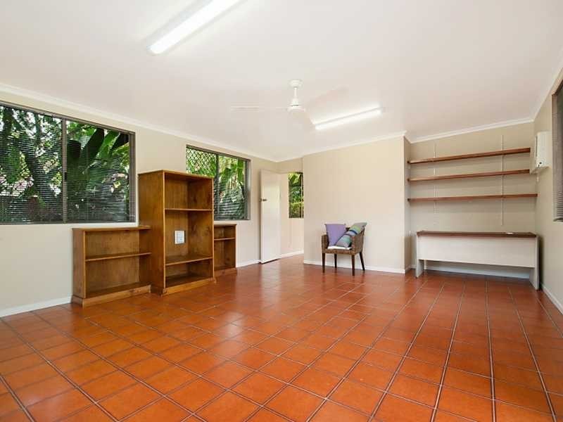 125 Jensen Street, Whitfield QLD 4870