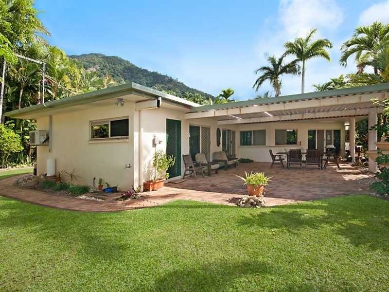 35 Summer Hill Drive, Mooroobool QLD 4870