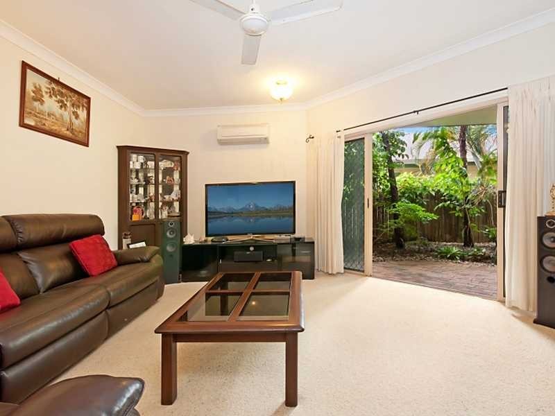 35 Summer Hill Drive, Mooroobool QLD 4870