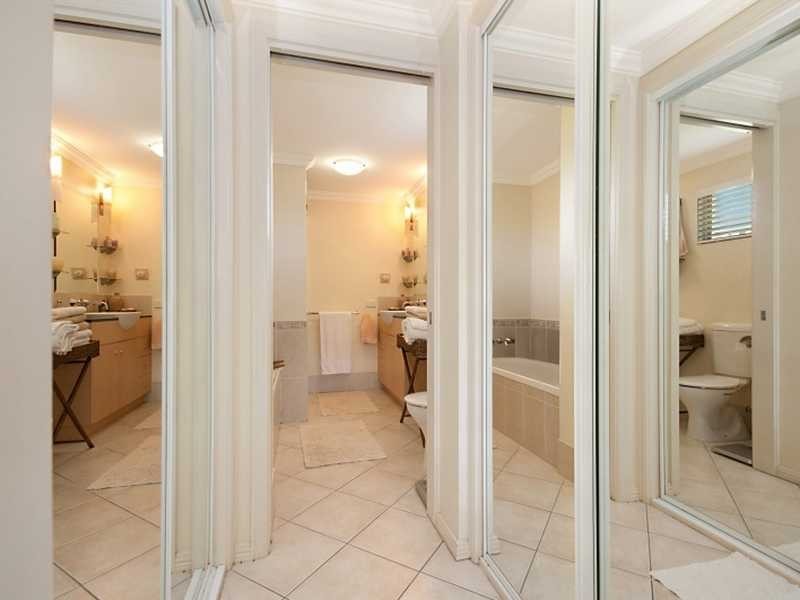 18/304-308 Lake Street, Cairns North QLD 4870