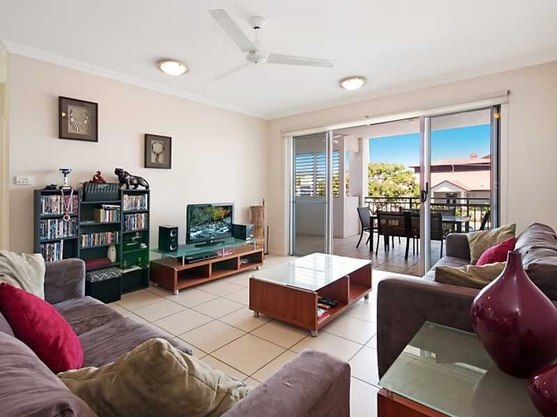 8/18 Smith Street, Cairns North QLD 4870