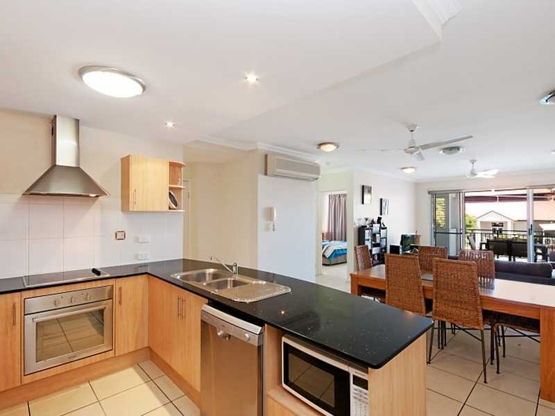 8/18 Smith Street, Cairns North QLD 4870