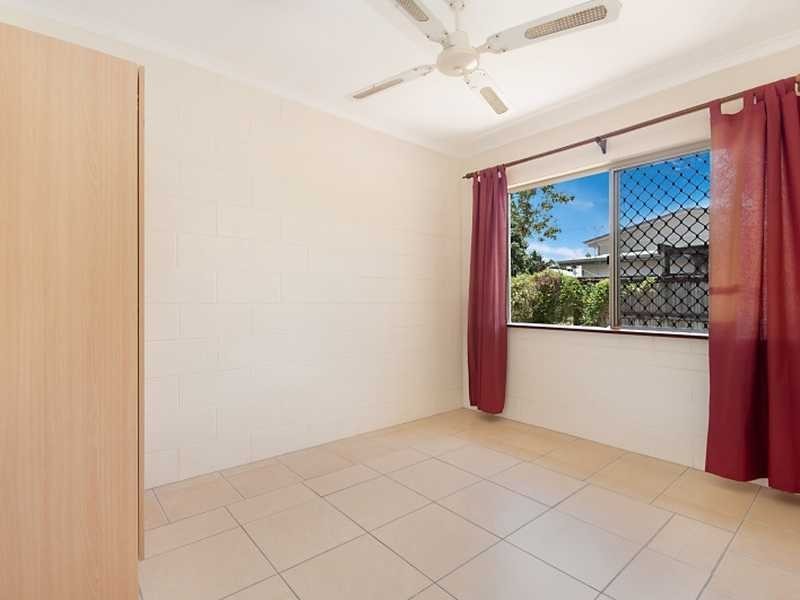 2 Denman Close, Manoora QLD 4870