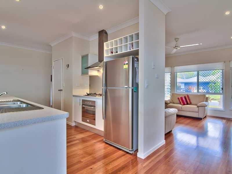 3 Davidson Close, Redlynch QLD 4870