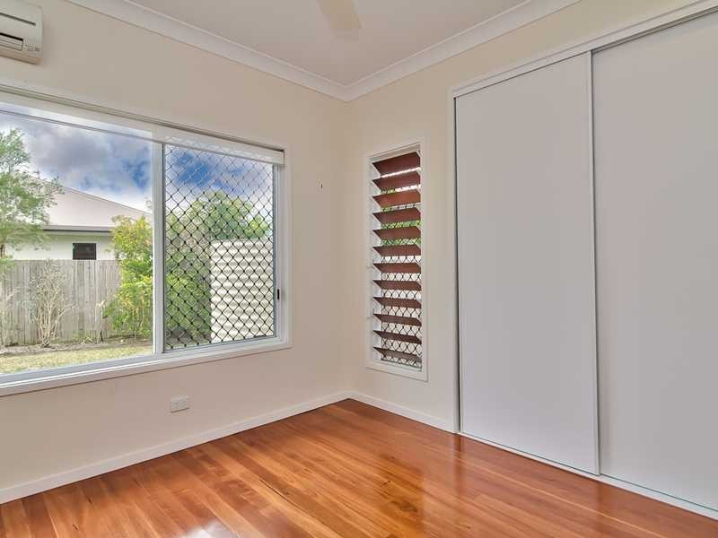 3 Davidson Close, Redlynch QLD 4870