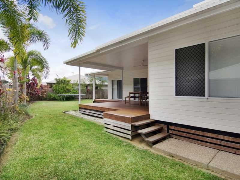 3 Davidson Close, Redlynch QLD 4870