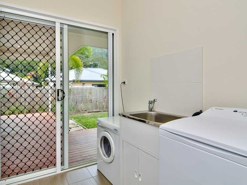 3 Davidson Close, Redlynch QLD 4870