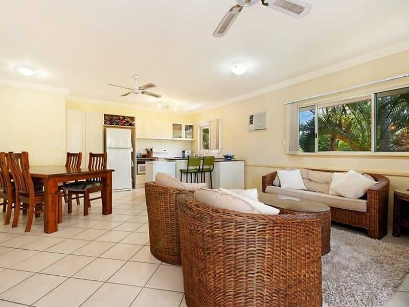 10/5 Lily Street, Cairns North QLD 4870