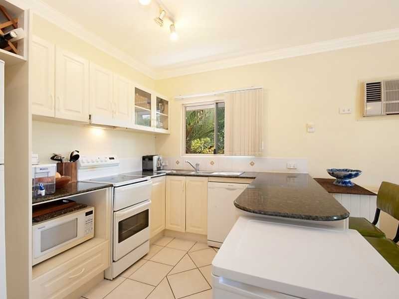 10/5 Lily Street, Cairns North QLD 4870