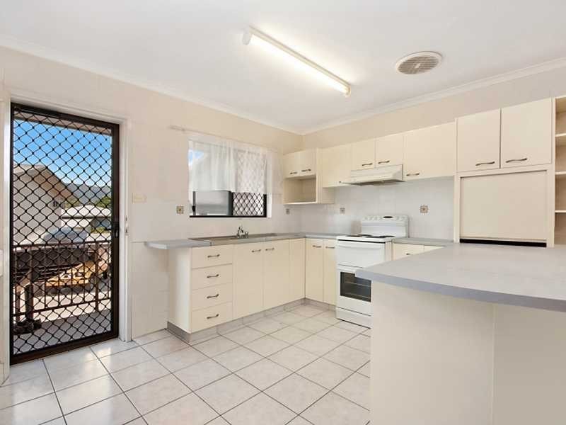 12/64 Pease Street, Manoora QLD 4870