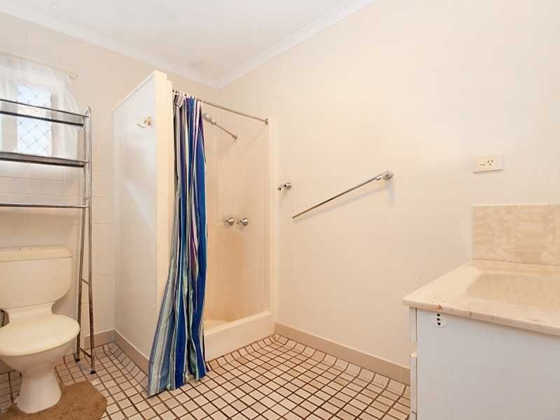 12/64 Pease Street, Manoora QLD 4870