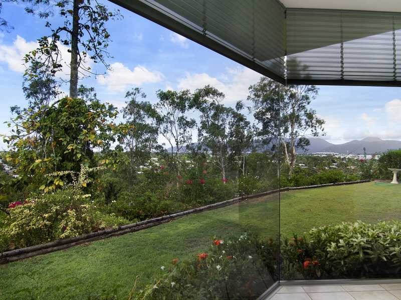 26 Koppen Terrace, Mooroobool QLD 4870
