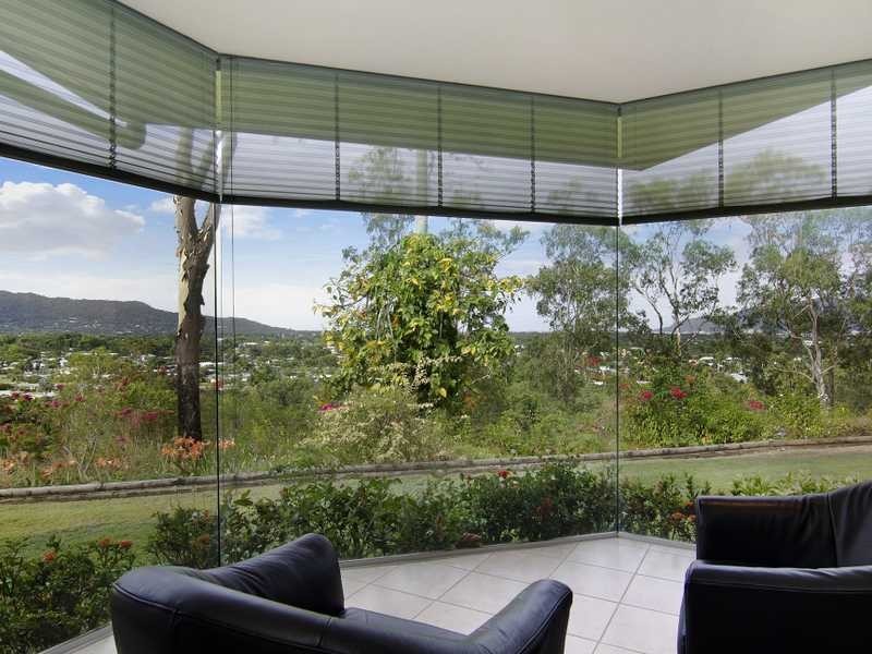 26 Koppen Terrace, Mooroobool QLD 4870