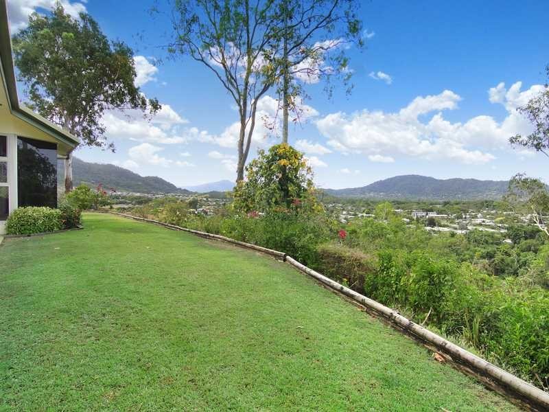 26 Koppen Terrace, Mooroobool QLD 4870