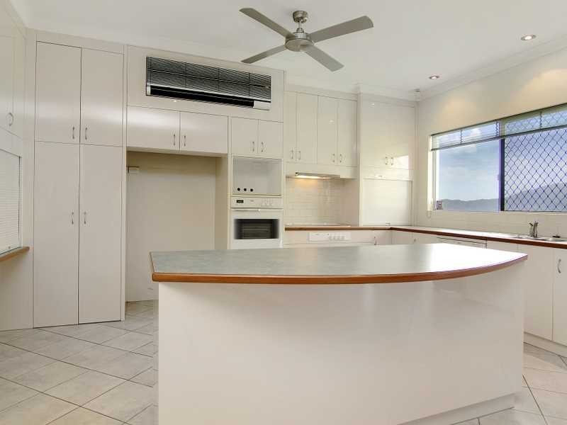 26 Koppen Terrace, Mooroobool QLD 4870