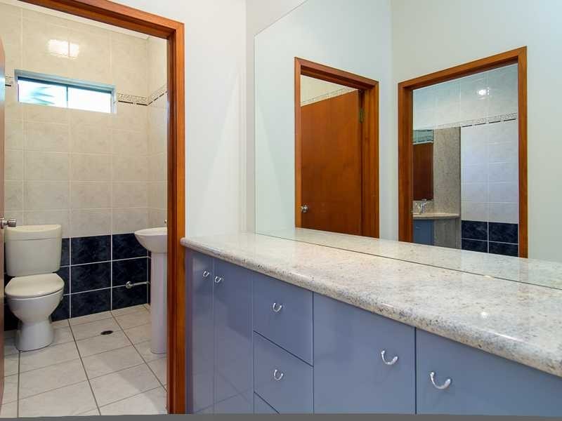 26 Koppen Terrace, Mooroobool QLD 4870